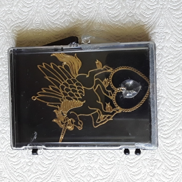 Vintage 1980's Goldtone Delicate Unicorn Ornament w/ Clear Dangle Heart - Picture 5 of 5